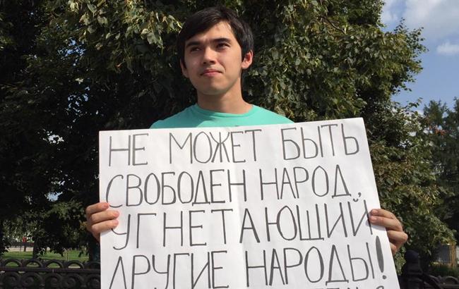 "Прокремлевские пацаны не смогли разогнать антивоенный пикет в Москве": реакция соцсетей