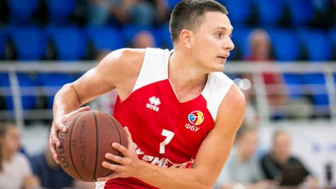 Український баскетболіст "підірвав" мережу вражаючими кидками (відео)