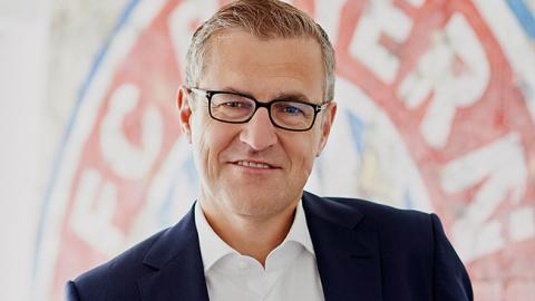 Директор "Баварии" прострелил себе руки на отдыхе