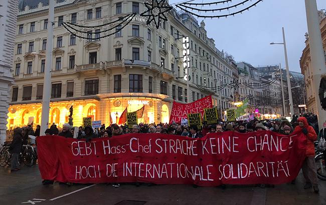 В Вене 20 000 человек протестовали против руководства