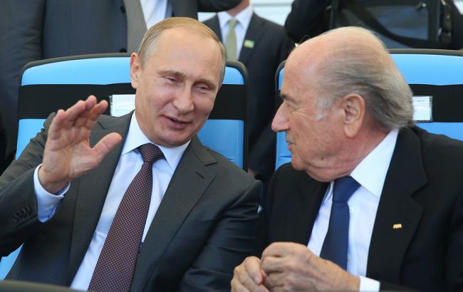 Путин поздравил Блаттера с переизбранием главой ФИФА
