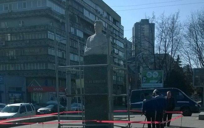 В Днепропетровске сносят последний "коммунистический" памятник