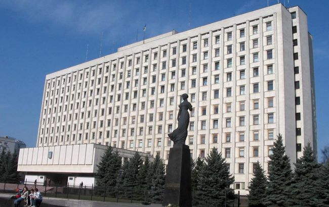 Київоблрада заборонила депутатам використовувати партійну символіку на травневі