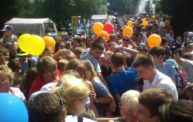 У Росії заради безкоштовного морозива тиснули дітей