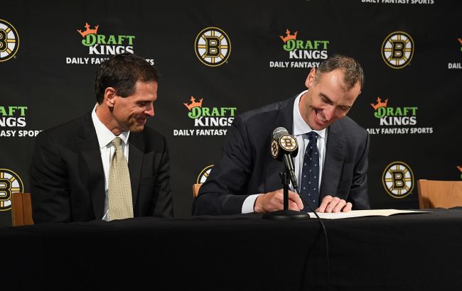 Легенда НХЛ підписав контракт із "Бостоном" і відразу завершив кар'єру