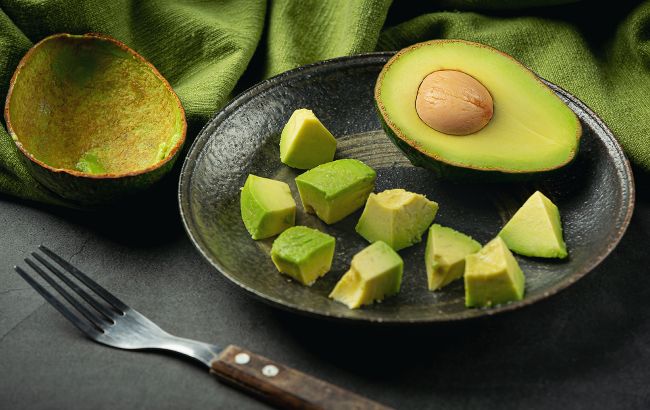 Як правильно зберігати авокадо, щоб воно не темнішало: дієві способи