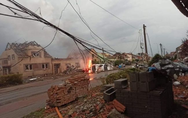 Торнадо разрушил четыре села в Чехии, есть жертвы