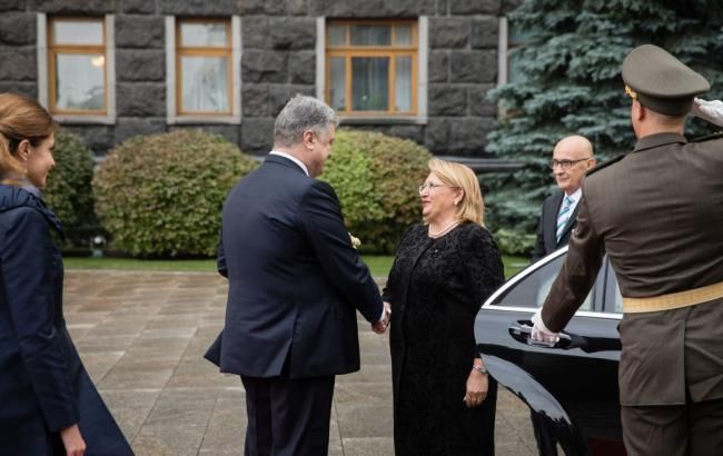 Опубликовано видео салюта из гаубиц под Радой