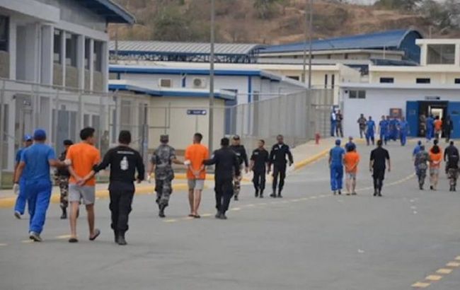 В Еквадорі в результаті заворушень у в'язницях загинуло 68 осіб