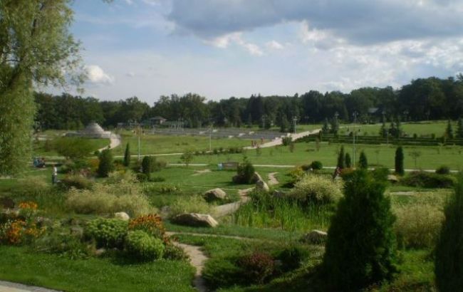 Прокуратура требует вернуть в госсобственность имущество научного центра парк "Феофания"