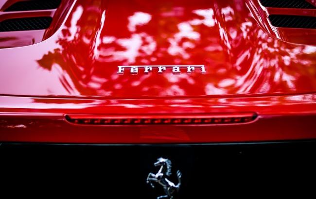 У украинца забрали редкую Ferrari за неуплату алиментов: детали (видео)