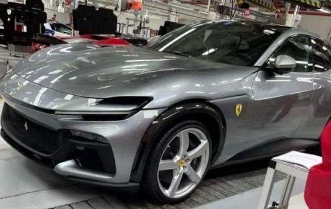 Рассекречена внешность первого серийного кроссовера Ferrari: что известно о машине