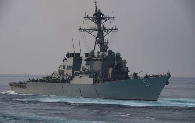 Ракетный эсминец США Arleigh Burke вошел в Черное море