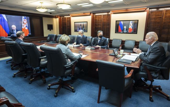 Дві години переговорів та попередження Байдена для Путіна. Підсумки саміту президентів США та РФ