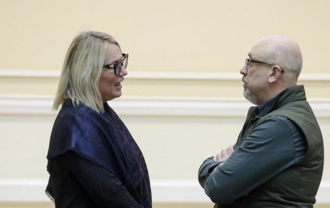 Резніков обговорив з міністеркою оборони Чехії проєкти щодо посилення спроможностей ЗСУ