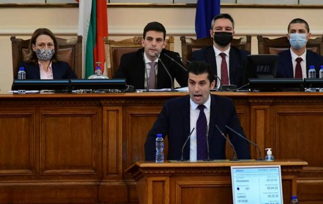У Болгарії після третіх за рік виборів парламент затвердив новий уряд