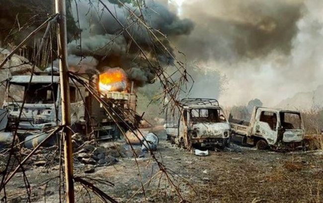 Хунта в Мьянме сожгла 400 домов крестьян во время поисков повстанцев
