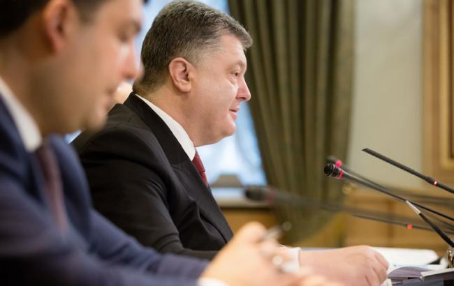 Порошенко одобрил шефскую помощь военным органами местного самоуправления