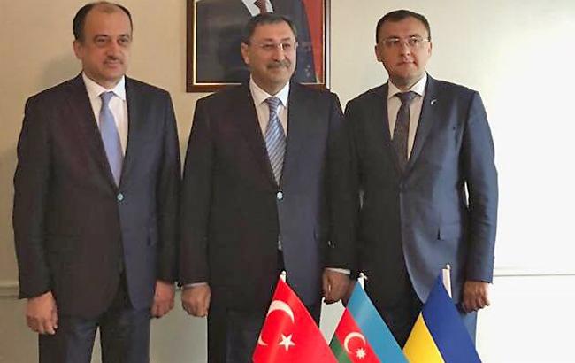 У Баку обговорили тристороннє співробітництво між Україною, Азербайджаном і Туреччиною