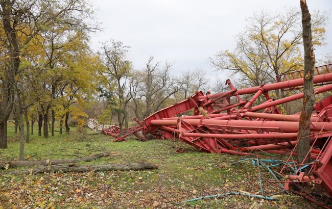 Залишили десятки кілограм тротилу. Поліція розслідує підрив телевежі у Херсоні