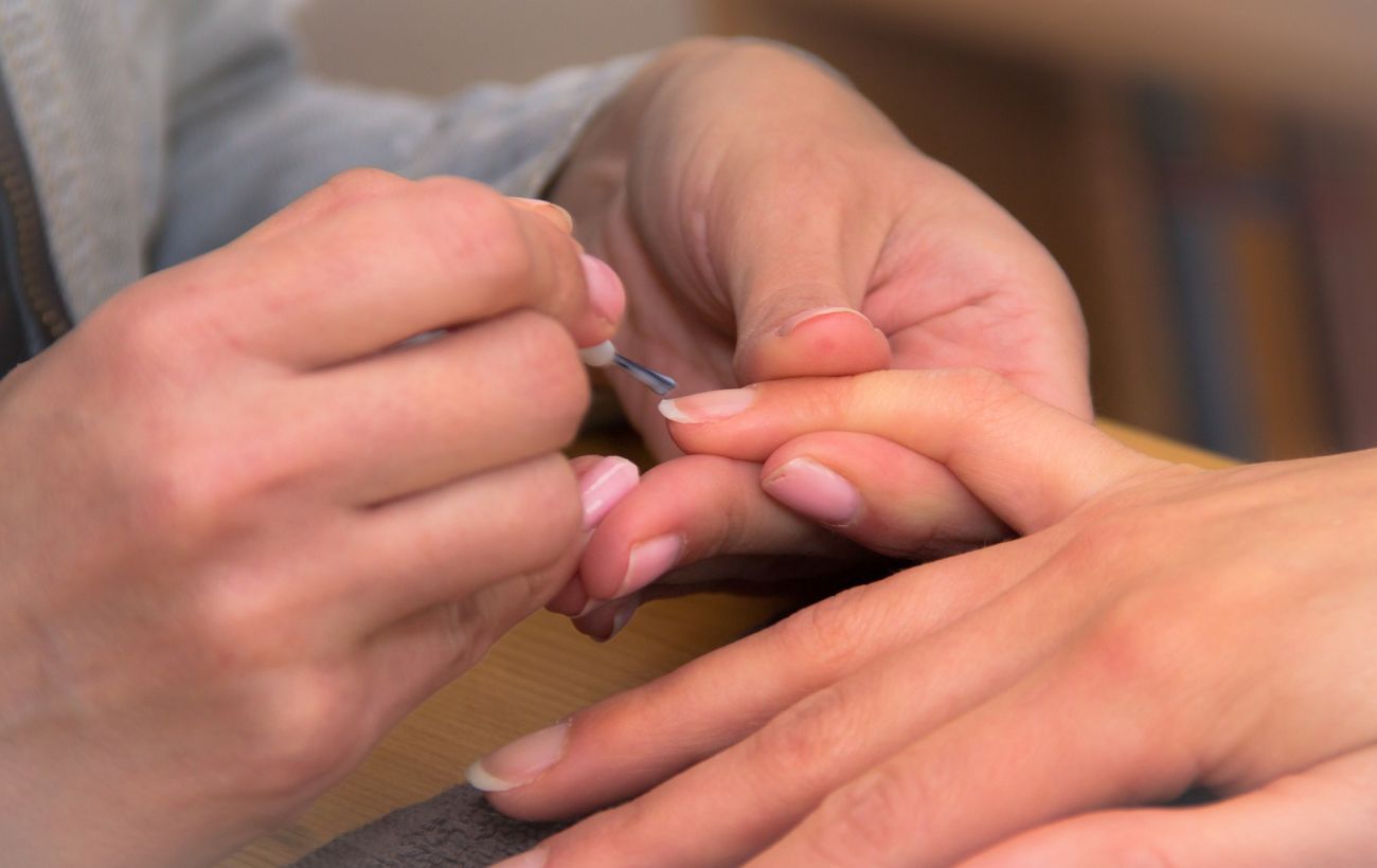 Почему ломаются ногти: определение причины и способы ее устранения