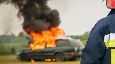 У Львівській області водій збив 20-річного хлопця і спалив свій позашляховик