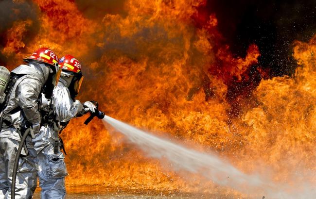 В Житомирской области мужчина спас соседских детей из огня