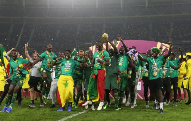 Триумфаторы Кубка африканских наций "подарили" Сенегалу выходной