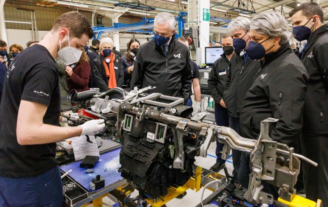 Renault изучает возможность сворачивания деятельности в России