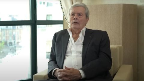 Помер легендарний Ален Делон, який підтримував Україну та читав вірші Шевченка
