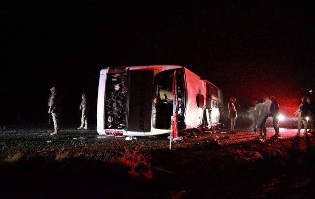 У Туреччині перекинувся автобус із пасажирами: п’ятеро загиблих, десятки постраждалих