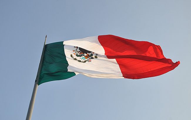 У Мексиці поліція звільнила 115 мігрантів, які пересувалися у вантажівці