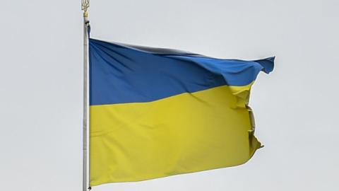 У Кривому Розі п'яні вандали справили нужду на український прапор