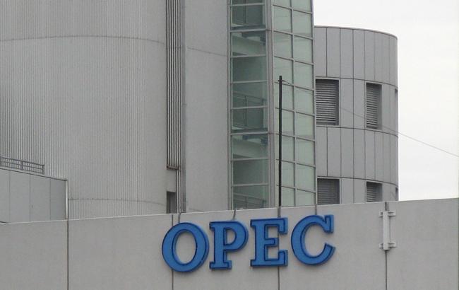 Страны ОПЕК повышают объемы добычи в рамках нефтяной сделки