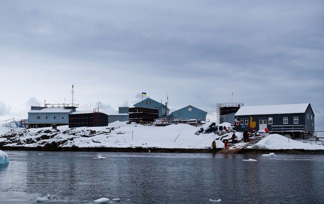 ЧП в Антарктиде: украинские полярники говорят, такого еще не было (фото)
