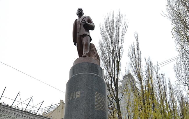 "Як космічний вогонь": у Кривому Розі знайшли заміну знесеному пам'ятнику Леніна (відео)