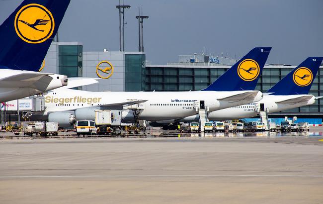В Германии отменили сотни рейсов из-за забастовки в аэропортах
