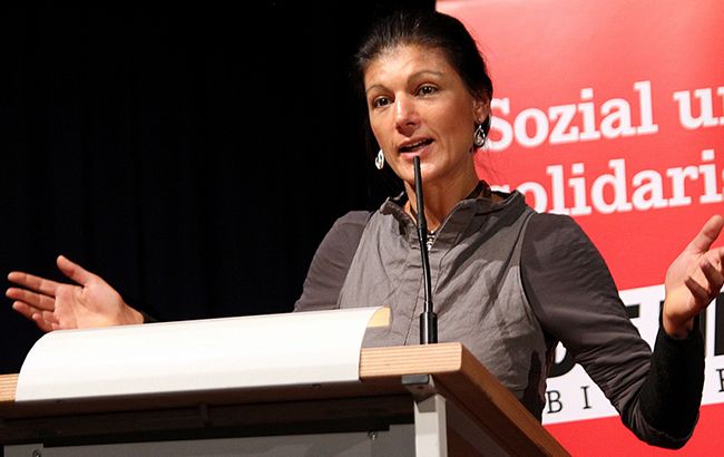 У Німеччині вимагають вислати з країни посла США