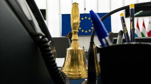 "Живе" фото і відбитки пальців для дітей: ЄС планує посилити видачу шенгенських віз