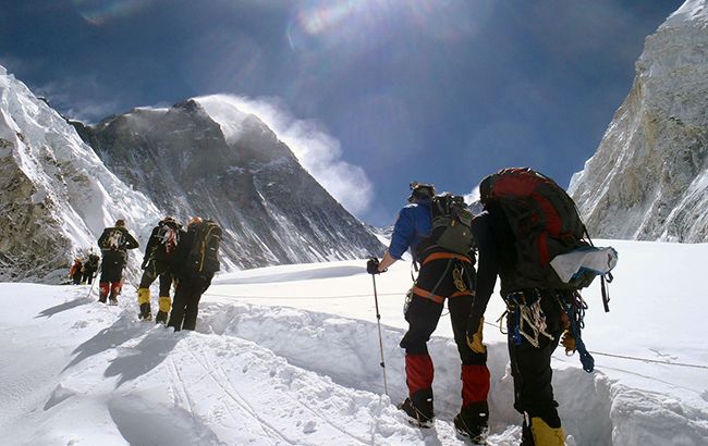 8 тонн фекалий: Эвересту грозит экологическая катастрофа из-за альпинистов (фото)