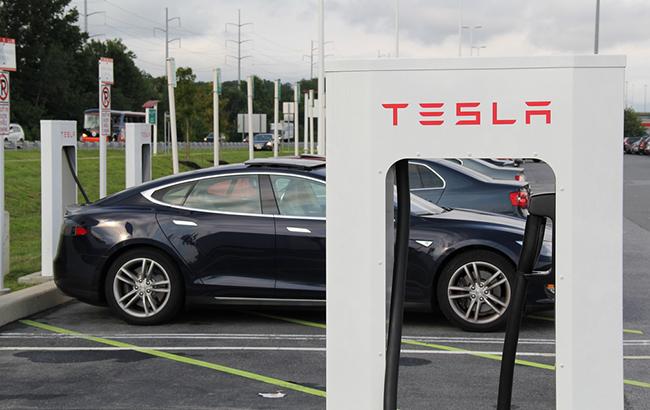 У Німеччині влада вимагає у власників Tesla Model S повернути субсидії