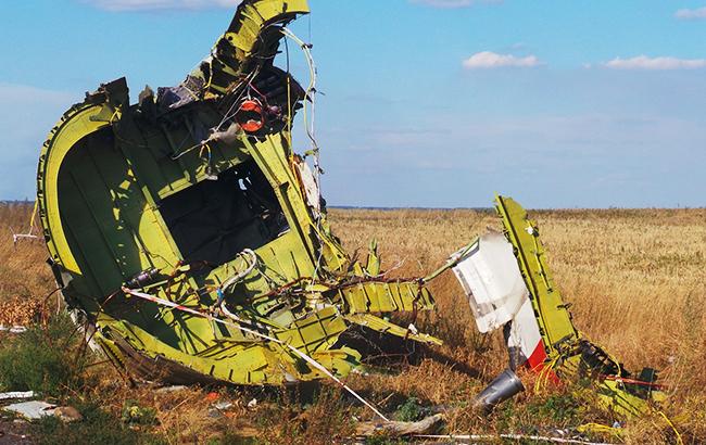"Ничем не брезгуют": Тверской напомнил о мародерстве боевиков на месте падения боинга MH17