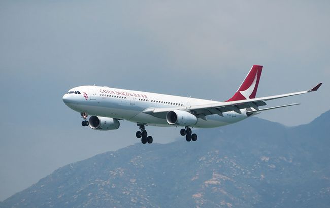 На Тайване из-за задымления в двигателе экстренно сел самолет