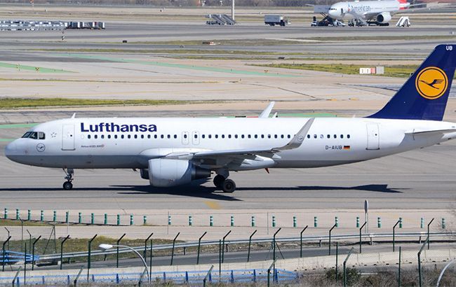 Lufthansa отменяет половину рейсов из-за коронавируса