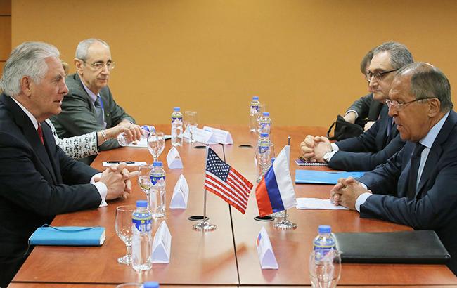 Тиллерсон и Лавров в телефонном разговоре обсудили Украину, Сирию и КНДР