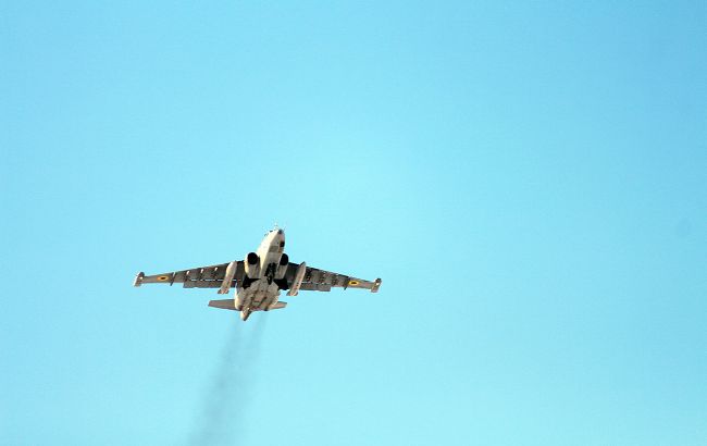 Теперь я видел все! Украинские истребители отработали полеты на автотрассе (видео)