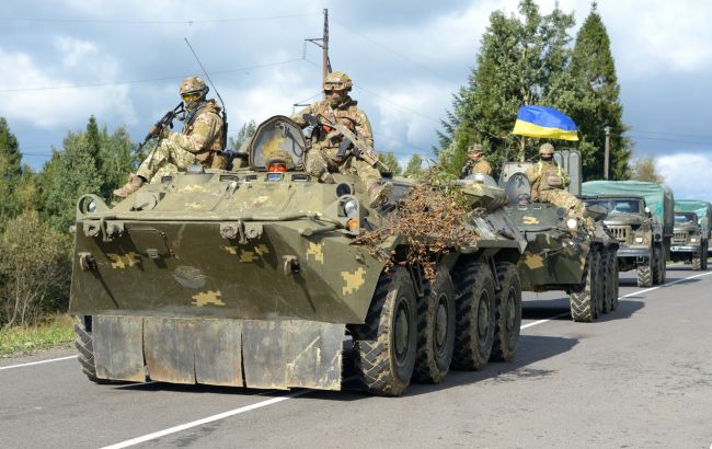 Держим строй! Бойцы ВСУ поздравили Украину с Пасхой (видео)