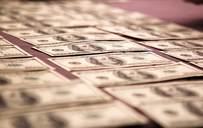 Курс долара на міжбанку на 10:00 зберігся на рівні 26,88 гривень/долар