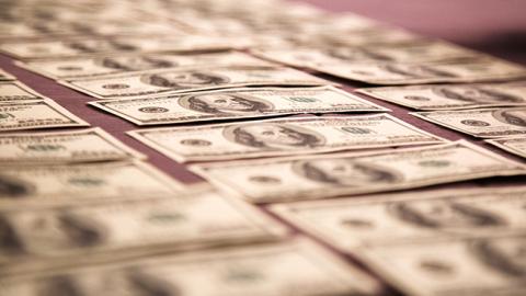 Курс доллара на межбанке на 10:00 сохранился на уровне 27,29 гривен/доллар