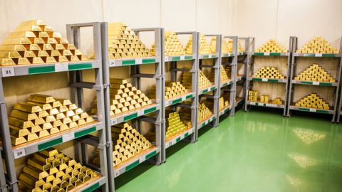 НБУ повысил курс золота